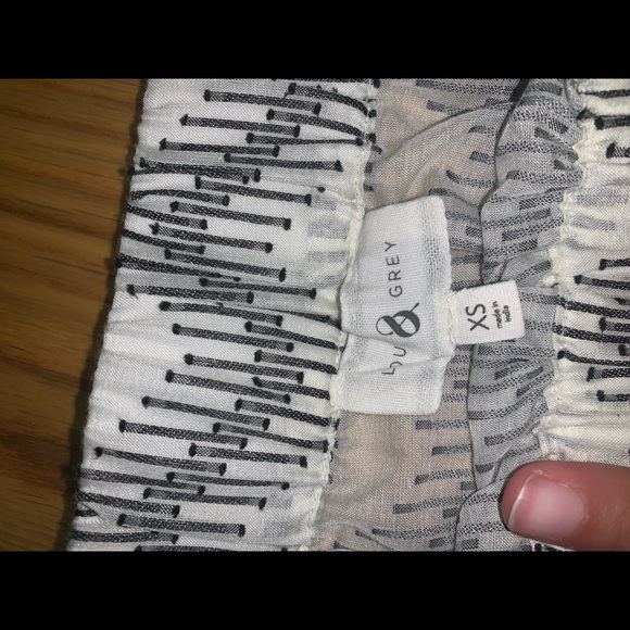 Cute crop off the shoulders top - Picture 3 of 3